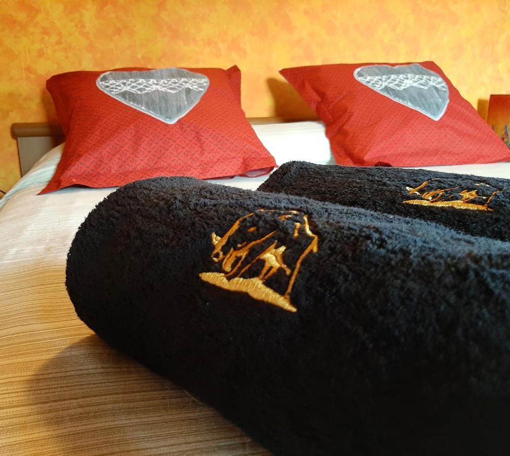 B&B La Locanda Del Cinghiale Aurano Luaran gambar